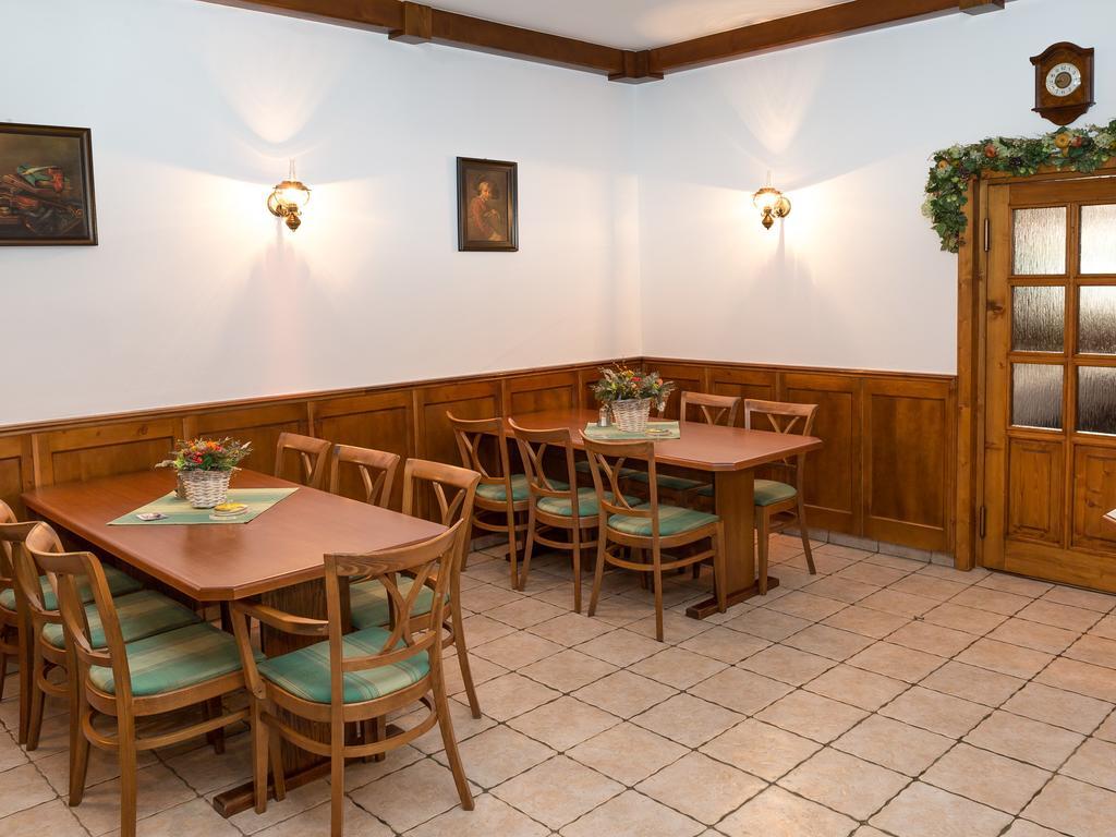 Penzión Gazdovský Hostinec Topoľčianky Exterior foto